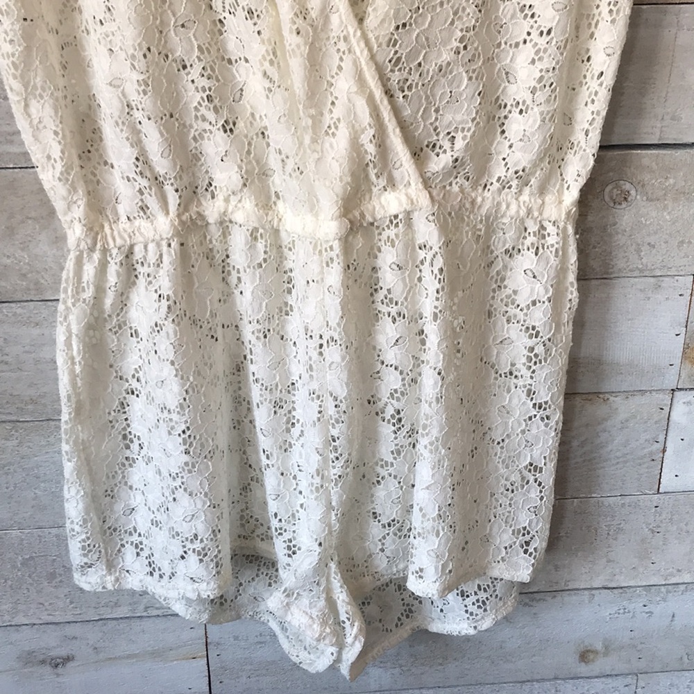 Atmosphere lace romper/beach cover up - Picture 3 of 7